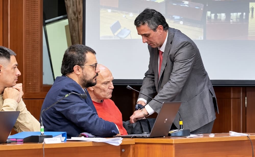 Tras irse del juicio de «El Militar» Sosa, el defensor Cosiansi no responde y habla de proteger a su familia