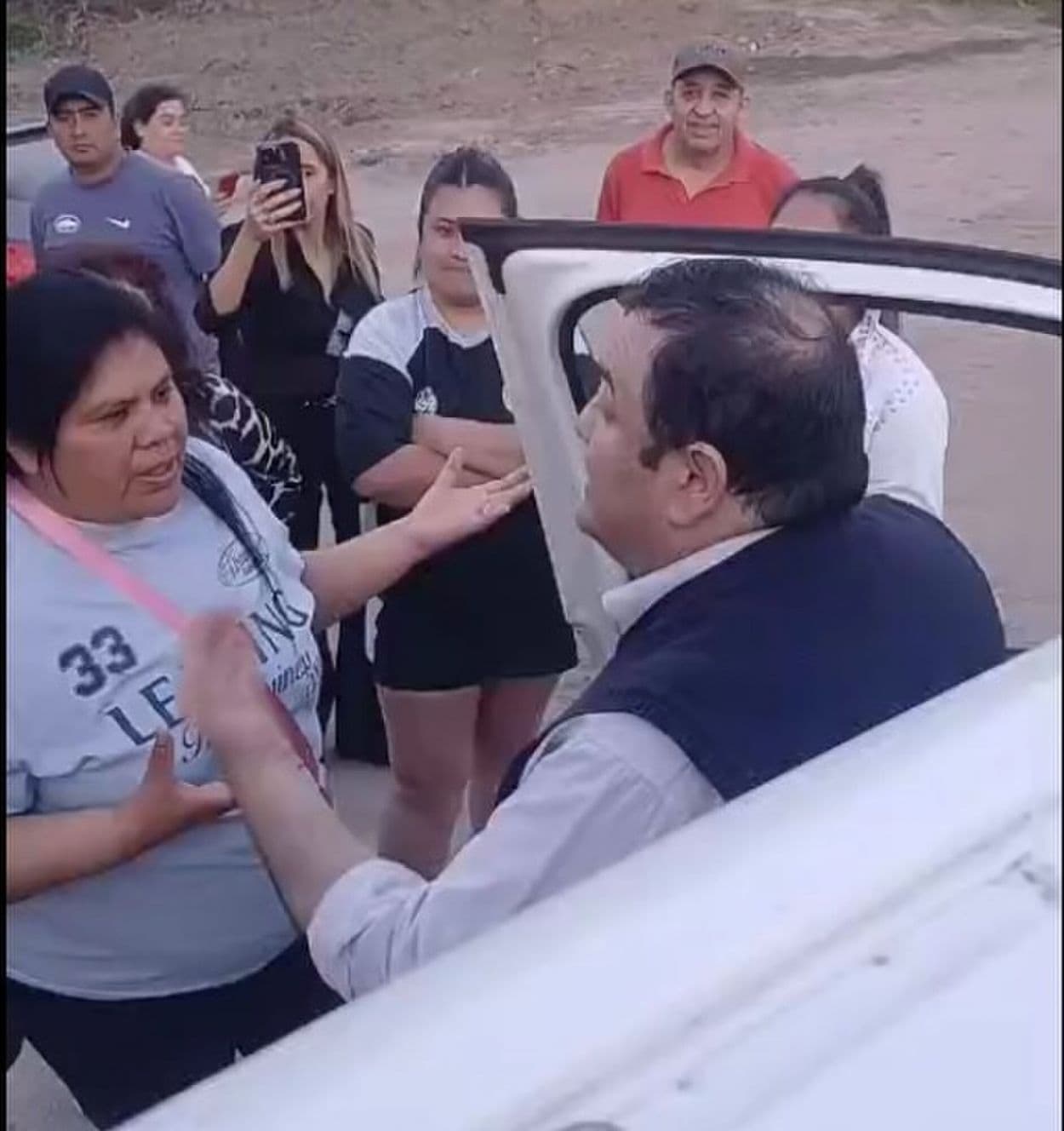 Graneros: Huesen responsabiliza a la intendenta por encubrir las agresiones en su recorrida