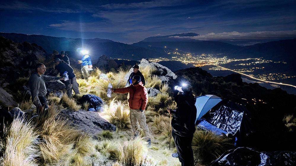 En el Ñuñorco, rescatistas montan base a 3.300 metros y apuntan a los sectores más riesgosos por Raúl Moyano