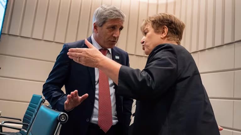 El FMI urge a la Argentina a sostener la acumulación de reservas tras el nuevo repunte del riesgo país