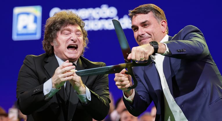 Milei estalla en Olivos por la derrota de Bolsonaro y la SIDE en la operación de fuga