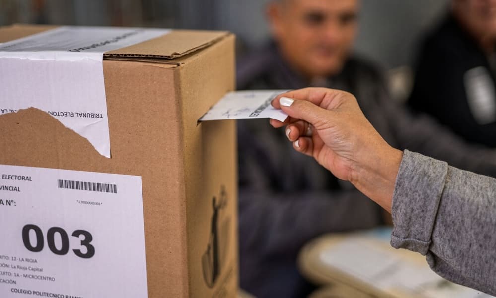 Veinte precandidatos apuntan a las seis intendencias del Gran San Miguel en el comicio de 2027