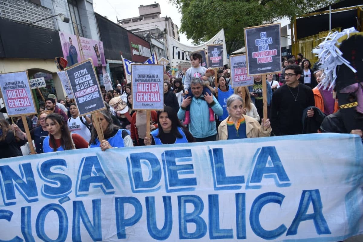 Docentes de la UNT convocan paro de una semana por salarios y presupuesto
