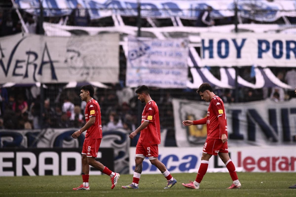 Quilmes lo volteó con dos penales y San Martín necesita una cadena de milagros
