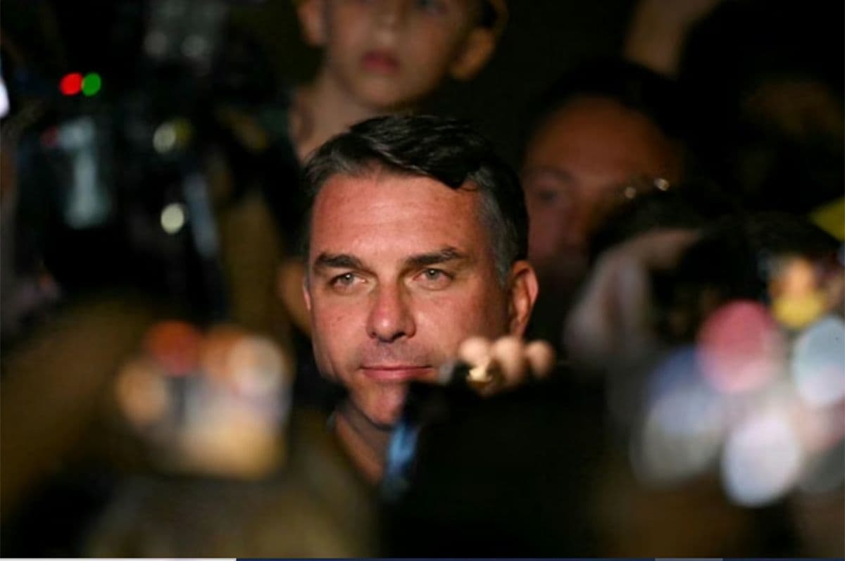 Flávio Bolsonaro impugna el balotaje brasileño y exige anular la elección