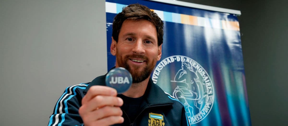 Doctor honoris causa: la UBA homenajeó a Messi horas antes de su despedida de la Selección