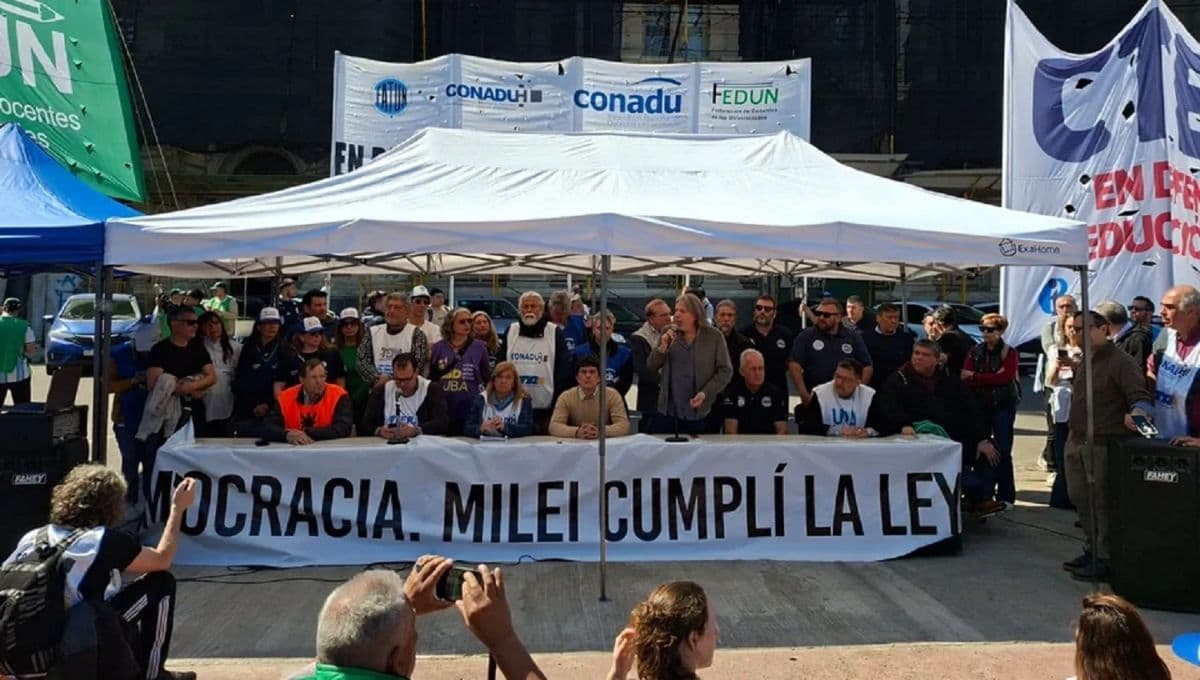 Sindicatos de universidades nacionales intiman por un 33,4% salarial y no descartan denuncias penales