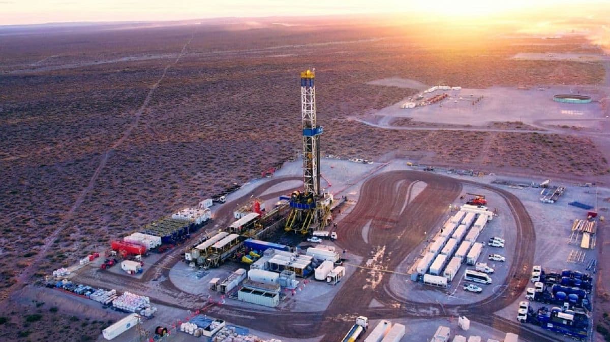 Pymes de Neuquén reclaman por recortes del 23% en Vaca Muerta y demoras en los cobros